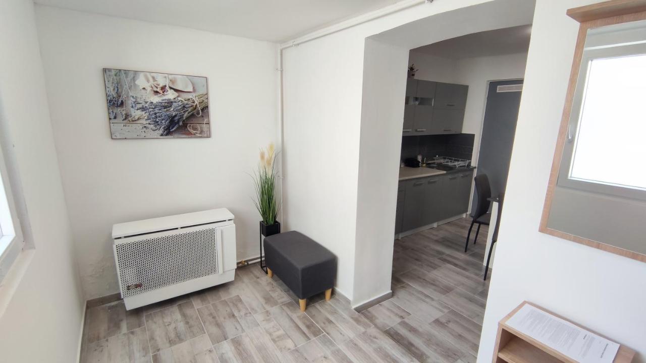 Freedom-Fehervar Apartman Székesfehérvár Esterno foto